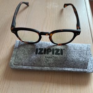 Izipizi Tortoise glasses